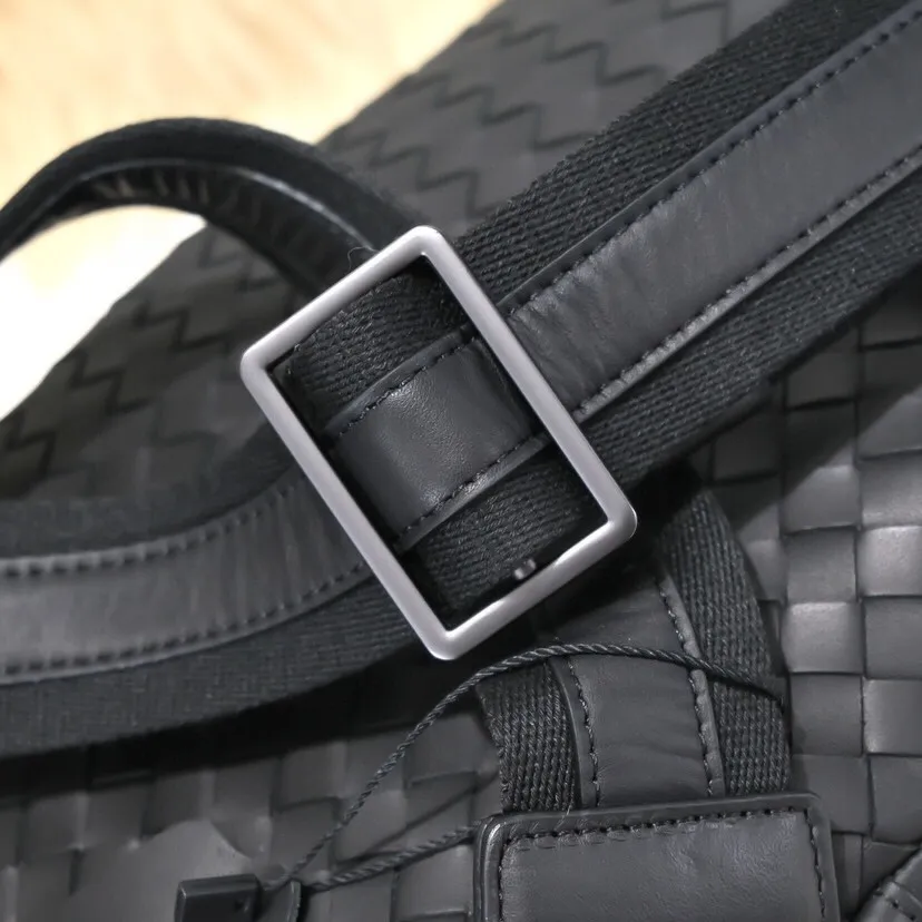 All categories 💚 Top version men’s bags 💚 BV 2024 new BV chest bag